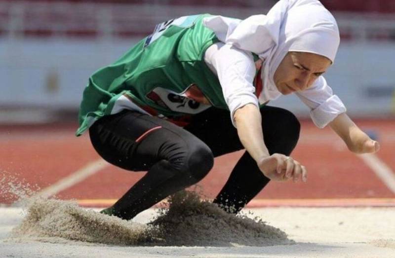 زهرا برناکی خودکشی کرد